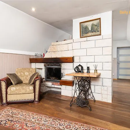 Luxury - Old Town By Rikas Apartment *